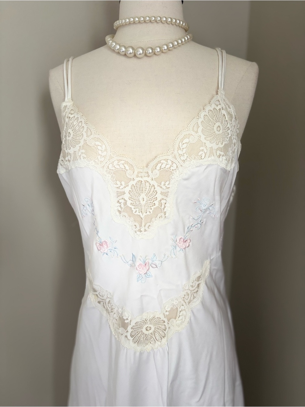 Vtg Barbizon White Cream Lace-Trim Long Chemise Slip size Large